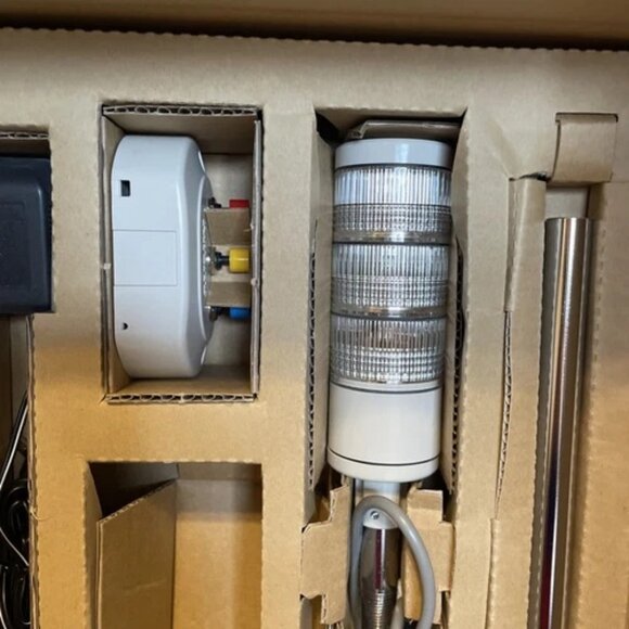 PARTS Patlite HSST-312-RYG Signal Light Assembly Kit 120V MISSING MOUNTING PARTS - Picture 4 of 9